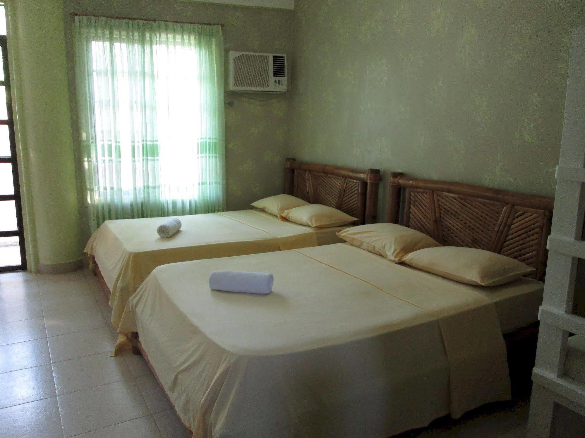 Amigos Beach Resort Balabag  Luaran gambar